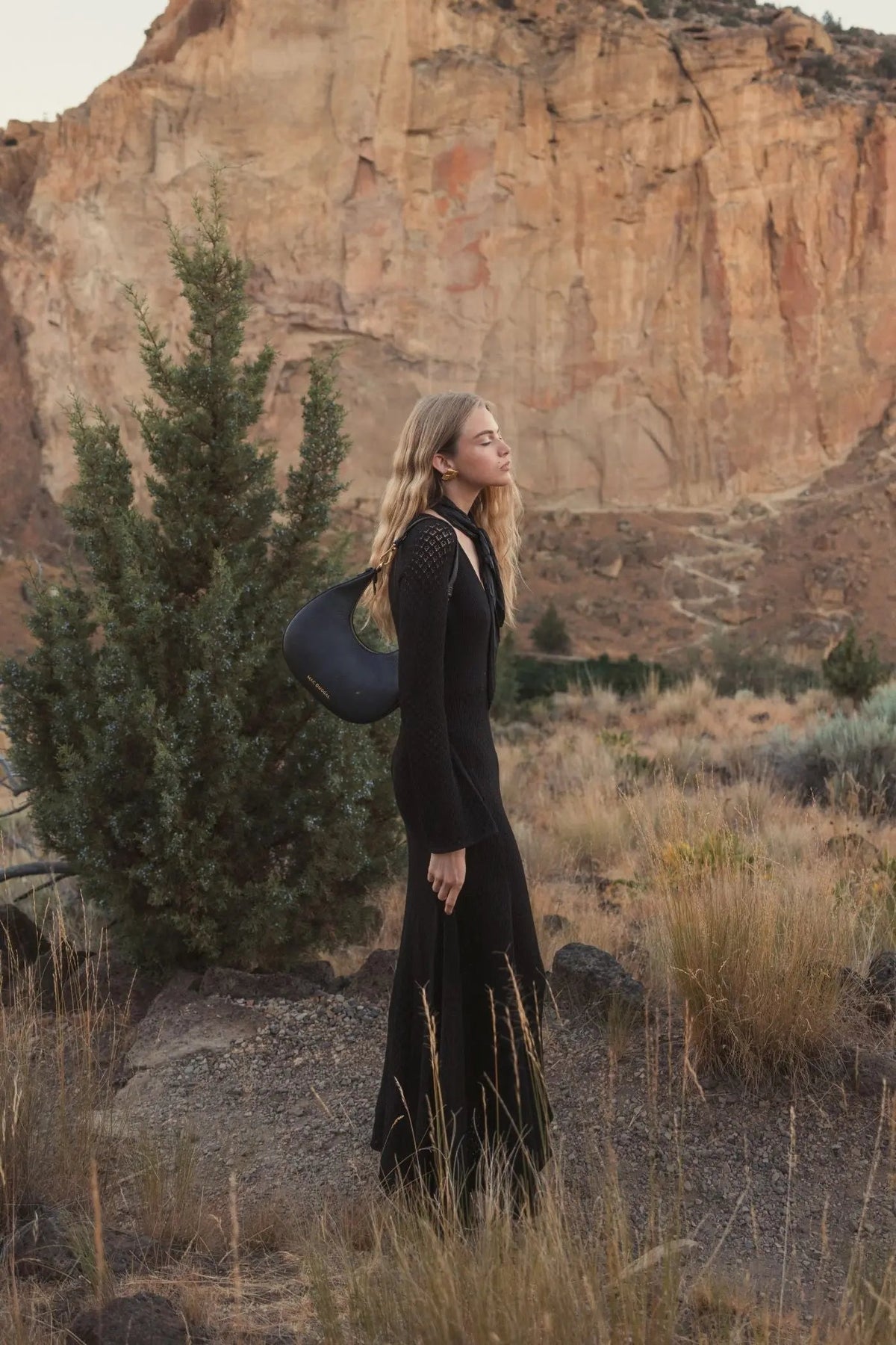 Black Scoop Neck Long Sleeve Knit Maxi Dress